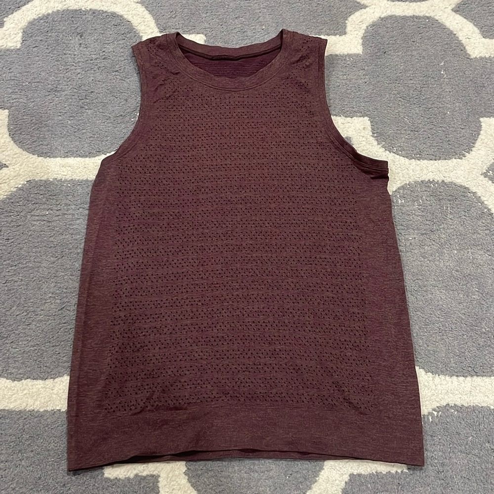 Lululemon women’s tank size 4